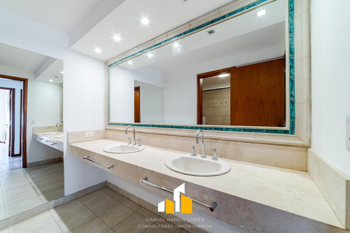 Imagen 15 de 29 de Importante Casa En Venta-lomas De La Carolina