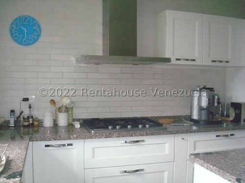Imagen 9 de 17 de Livy Ramirez Vende Casa En Cumbres De Curumo Mls #22-16794