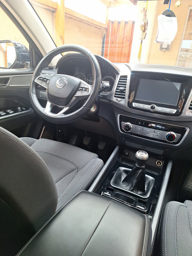 SsangYong Rexton 2.2 Mt 4x2 Std