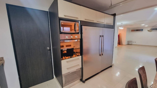 Apartamento En Venta En El Parral, Valencia 287518 Lz