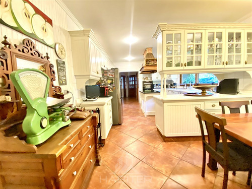 Casa En Venta De 6d En Condominio Los Cantaros. En Temuco