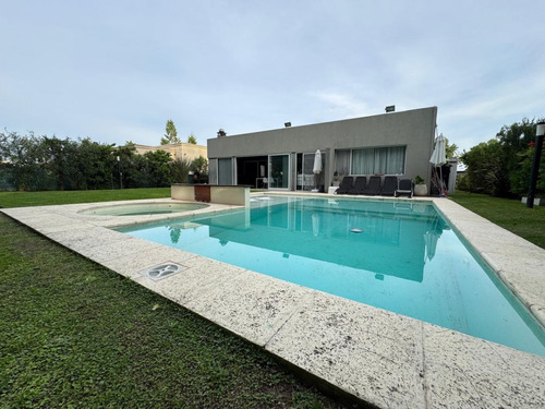 Casa En Venta, Santa Juana, Canning.