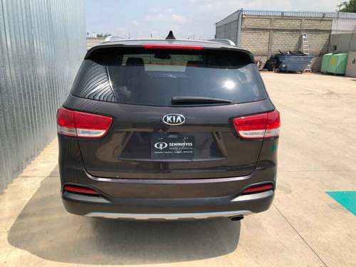 Imagen 4 de 15 de Kia Sorento 2016 3.3 V6 Ex Pack Piel 7 Pasajeros Awd At