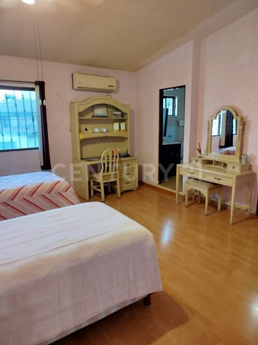 Casa En Venta En Col. Lomas Del Roble En San Nicolas De Los Garza Nuevo Leon
