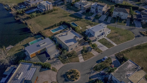 Casa 4 Ambientes Con Increible Vista En Canton Puerto - Escobar -pg