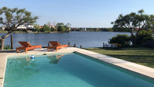 Casa En Venta En El Barrio San Francisco, Villa Nueva, Tigre