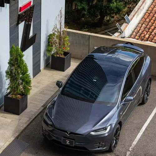 Tesla Model X 2021