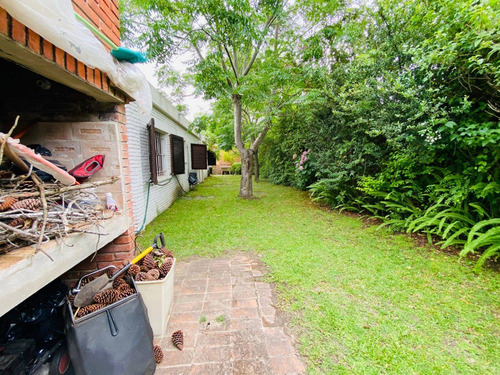 Casa En Venta De 3 Dormitorios En Playa Mansa