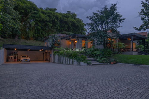 Imagen 6 de 23 de Casa Contemporanea En Envigado, Enamora