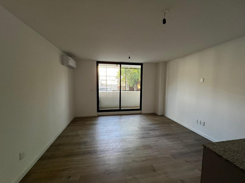 Venta Imperdible Oportunidad Apartamento 2 Dormitorio A Estrenar En Tres Cruces, Acepta Banco. Con Tu Compra Tv 75¨ O 2 Aires Acondicionado De Regalo.