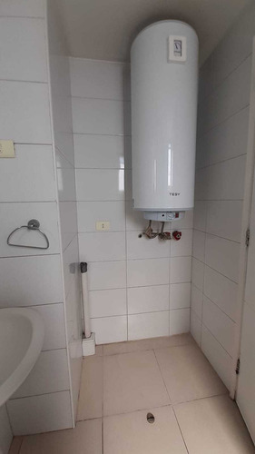 Metro Chacabuco, Como Nuevo, Piscina (91570)