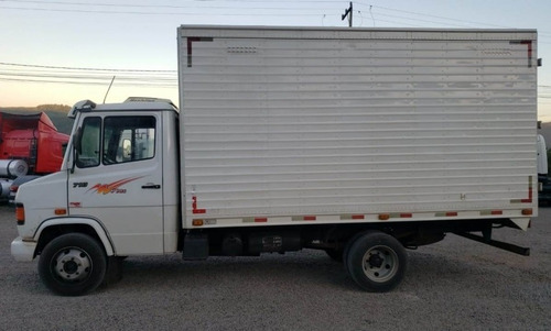Imagem 7 de 15 de Mercedes Benz 710 - Baú 4.50m