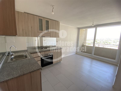 Departamento En Arriendo De 2 Dorm. En San Joaquín