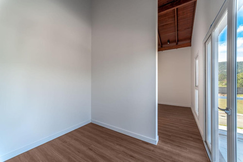 Imagem 2 de 13 de Casa Condomínio Caledônia - 0000046