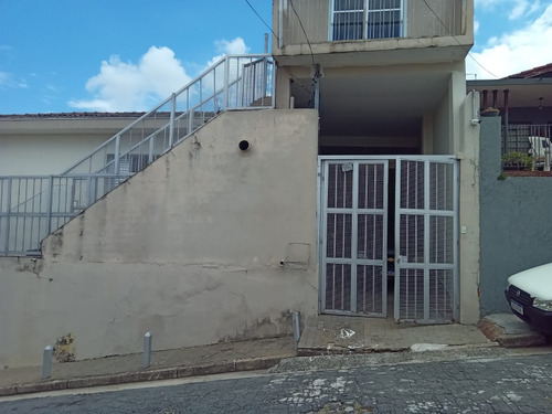 Casa Grande, Com Ótima Acessibilidade E Gerando Renda.