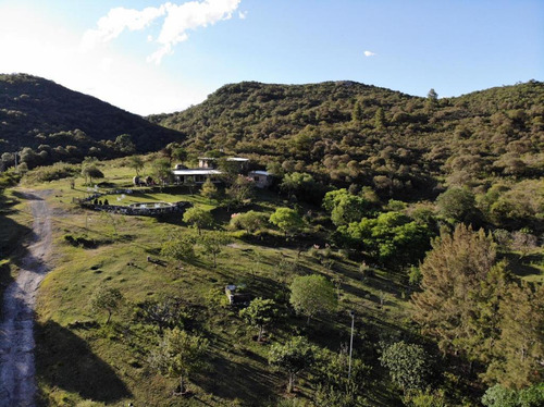 Campo Con 3 Cabañas En Alta Gracia