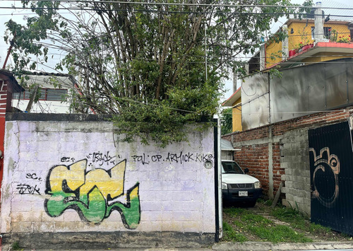 Terreno A 10 Cuadras Del Centro Histórico De San Cristóbal En Barrio Tranquilo Y Seguro