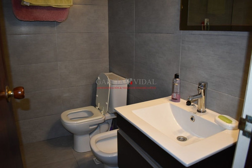 Imagen 8 de 17 de Venta De Apartamento 2 Dormitorios Frente Al Mar - Punta Del Este Brava