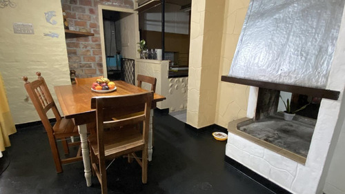 Imagen 2 de 11 de Casa - Mart.-fleming/panam.