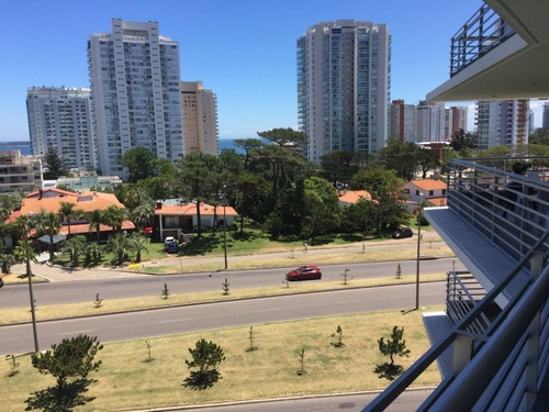 Venta Apartamento 2 Dormitorios En Playa Mansa,