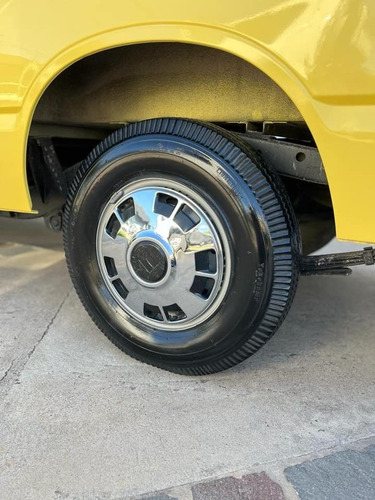 Imagen 17 de 21 de Isuzu C/simple Kb Diesel A. Ac. Long Bed 4x2 Año 1981