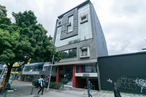 Local En Arriendo/venta En Chico Norte Ii. Cod V1103006