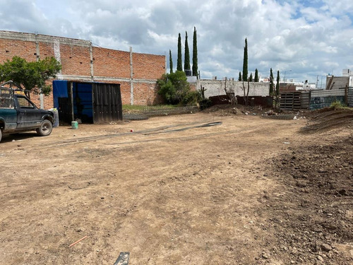 Terreno A Dos Cuadras De Walmart