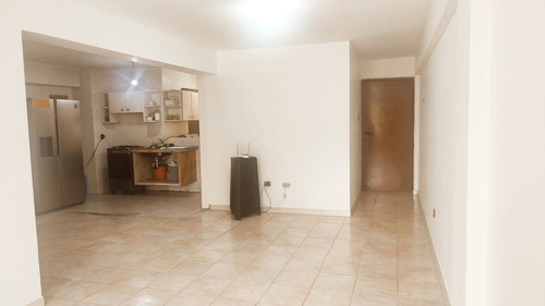 Apartamento En Montalban 1 11.88m2/3 Hab +serv/2+serv/1 P.e Por Documento Y Otro Por Condominio