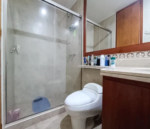 Se Alquila Hermoso Apartamento Duplex En Menga, Quinto Piso Con Ascensor