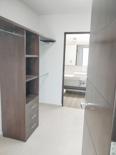 Imagen 13 de 19 de Casa En Venta En Fraccionamiento El Condado, Corregidora Querétaro
