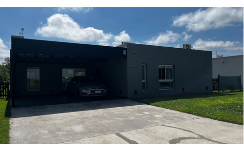 Casa 3 Dormitorios En Barrio Privado - Quincho Y Piscina - Haras De Funes