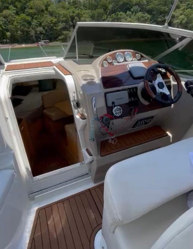 Imagem 3 de 16 de Bayliner 310 2013 Mercruiser 380 Hp 277 Hrs. Gas.