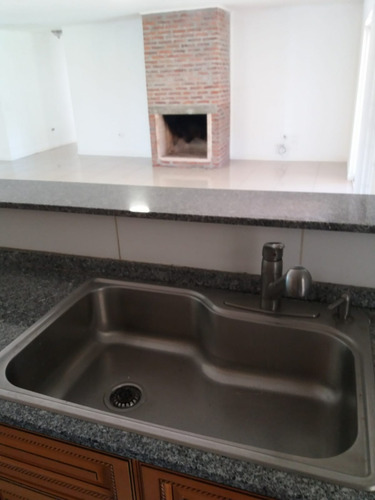 Imagen 15 de 28 de Espectacular Casa En Viñedos De La Tahona 3 Dorm Y Servicio
