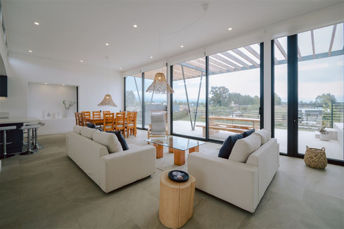 Moderna Y Nueva Casa En Condominio Polo De Maitencillo