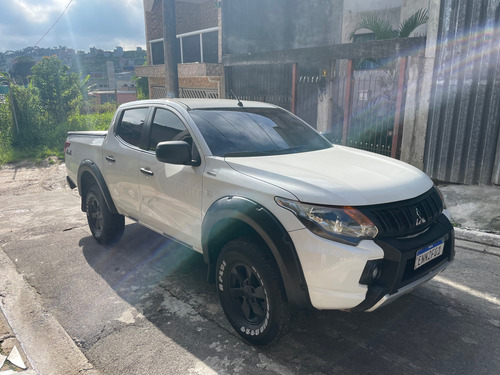 Mitsubishi L200 2.4 Triton Outdoor Glx Cab. Dupla 4x4 4p 6 marchas