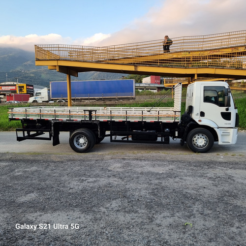 Ford Cargo Modelo 1519 Ano 2014 Na Carroceria Com Ar