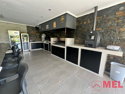 Parcela En Venta De 4 Dorm. Mas Servicio En Chicureo