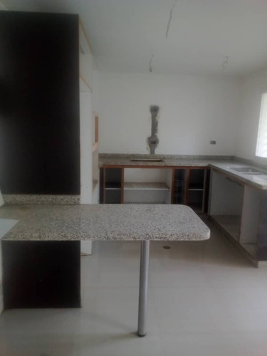 Se Vende Bello Y Lindo Townhouse En Turmero, Urb. Palma Segú