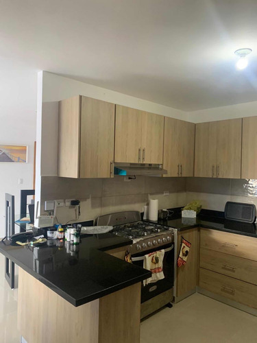 Apartamento En Torre En La Avenida Hispanoamericana
