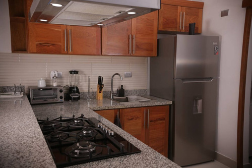 Apartamento En Alquiler Amueblado, Urb. Fernández, Distrito Nacional, Santo Domingo.
