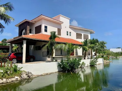 Casa En Venta En Zona Hotelera, Isla Dorada, Cancún Quintana Roo | Metros  Cúbicos