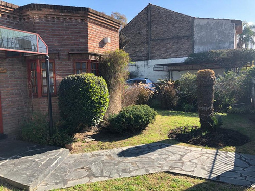 Casa 5 Ambientes Venta Hurlingham Parque Pileta