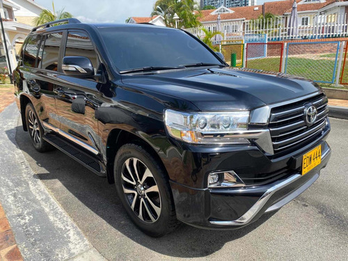 Toyota Sahara Lc200 Platinum Arabe 2017