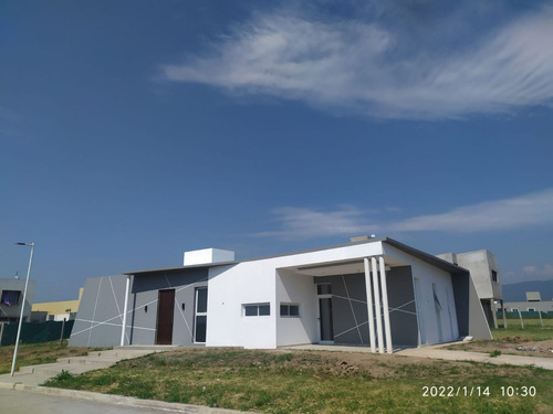 Casa En Venta En Las Quintas 2