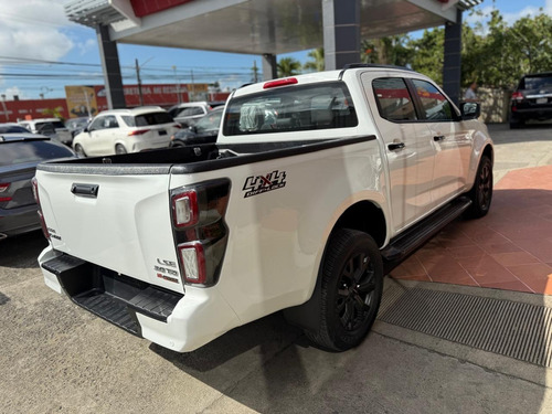 Isuzu D,max 2024 Casi En Los Plásticos La Nueva Del Planeta