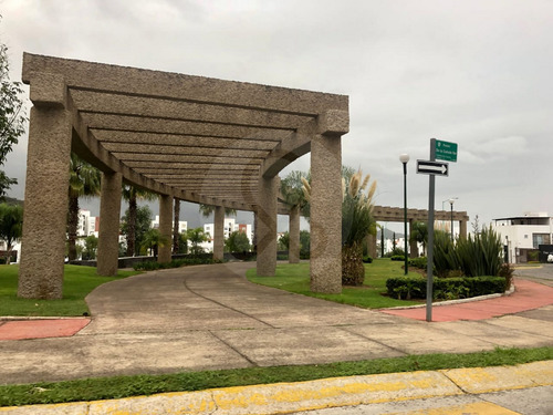 Departamento En Venta En Fraccionamiento Cañadas De San Lorenzo