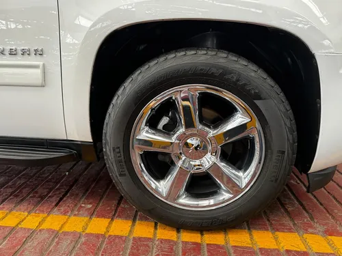 Chevrolet Suburban 5.3 Lt V8 Piel 2da Cubo At