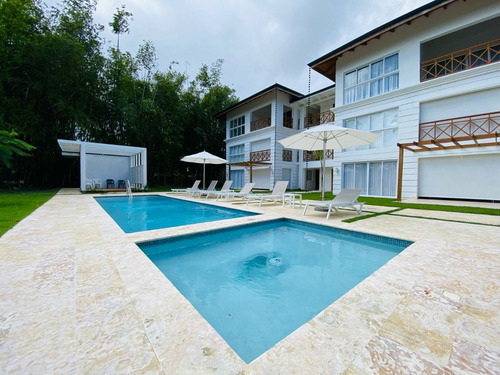 Apartamentos De 2 Habitaciones En Construcción De Venta En Segunda Línea De Playa Dorada!