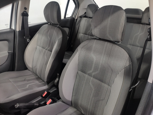 Imagem 15 de 15 de Logan Expression 1.6 2017 Completo Apenas 42.000km