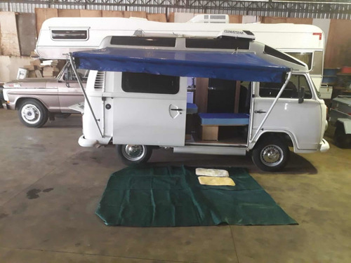 Imagem 8 de 10 de Kombi Vw